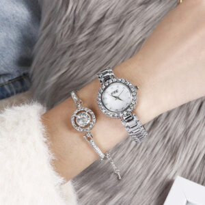 Costume de montre-bracelet en diamant pour femmes